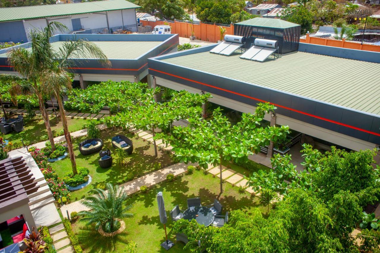 Kozobe Hotel Ambilobe Exterior photo