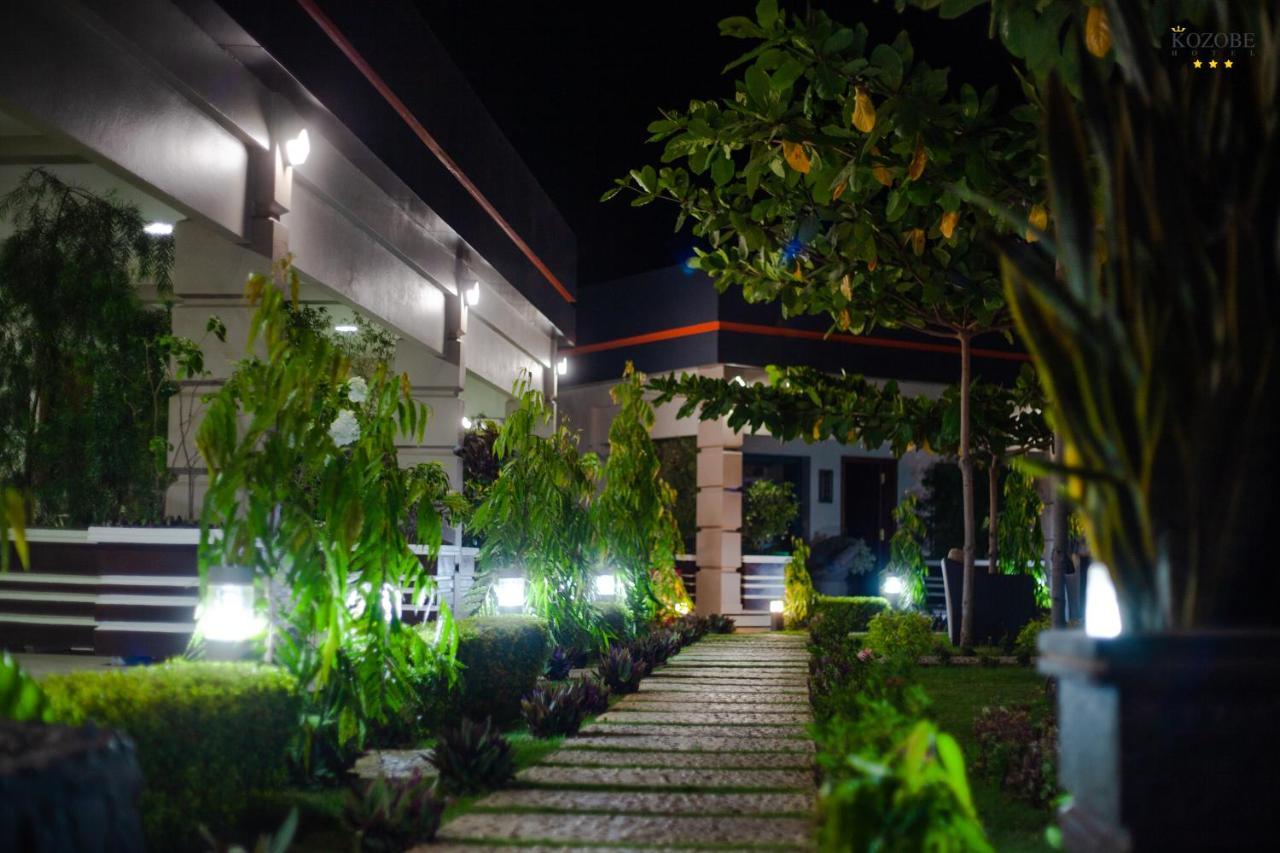 Kozobe Hotel Ambilobe Exterior photo