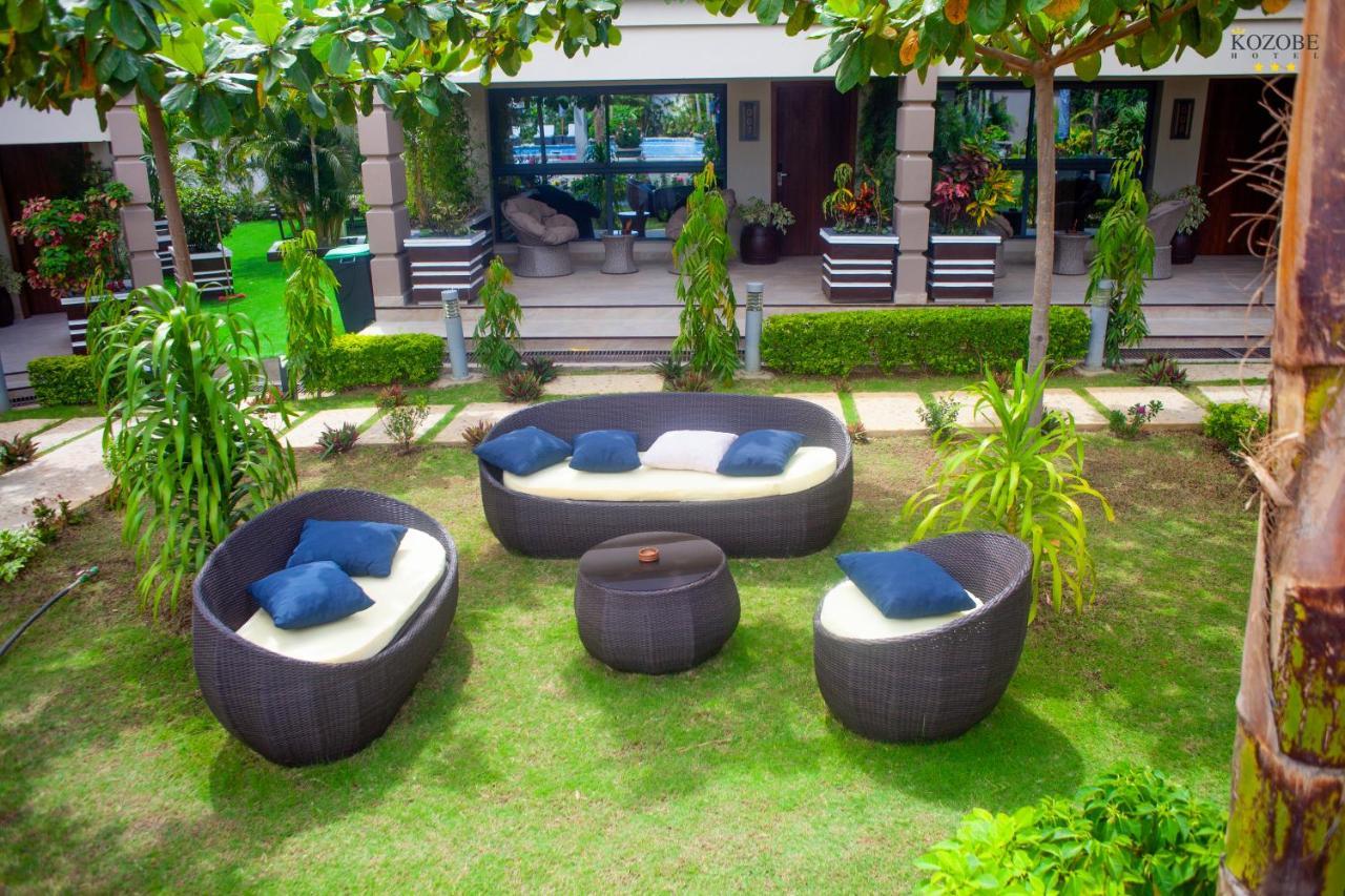 Kozobe Hotel Ambilobe Exterior photo
